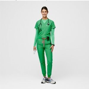 FIGS Rafaela FIONLITE Oversized Safety Green Scrub Set Size